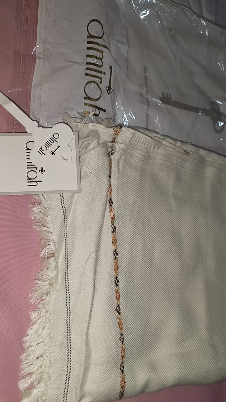 Almirah Wool Shawl Boski